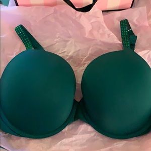NWT Victoria Secret t-shirt push up bra